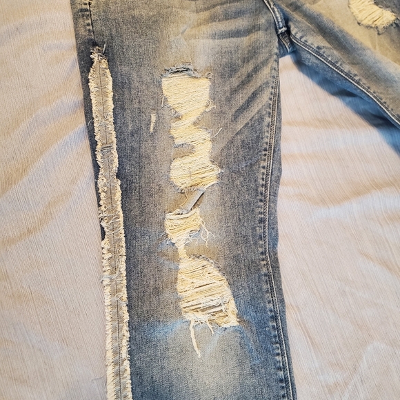 Express Torn Blue Jeans - Picture 6 of 9